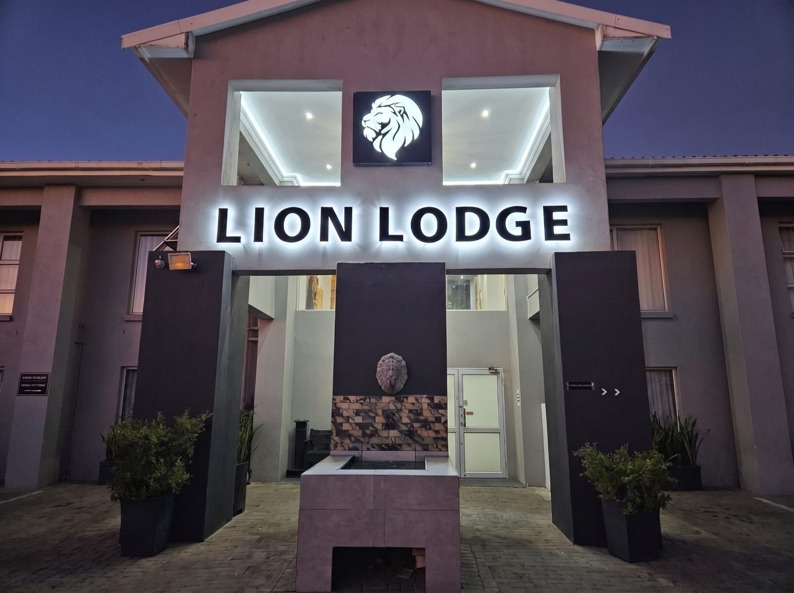 Lion Lodge