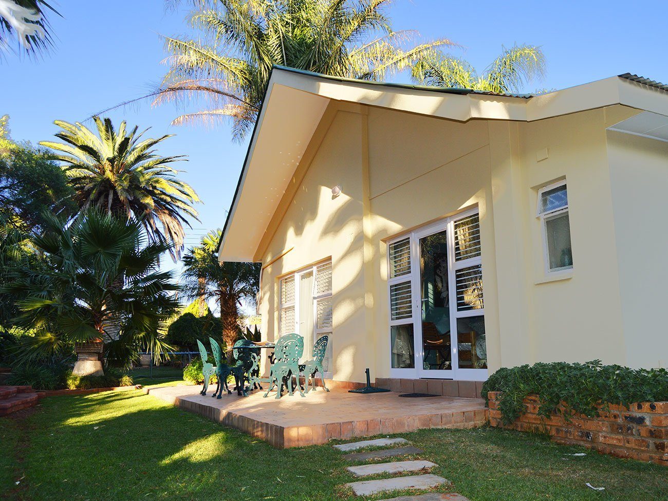 Guest House The Palms