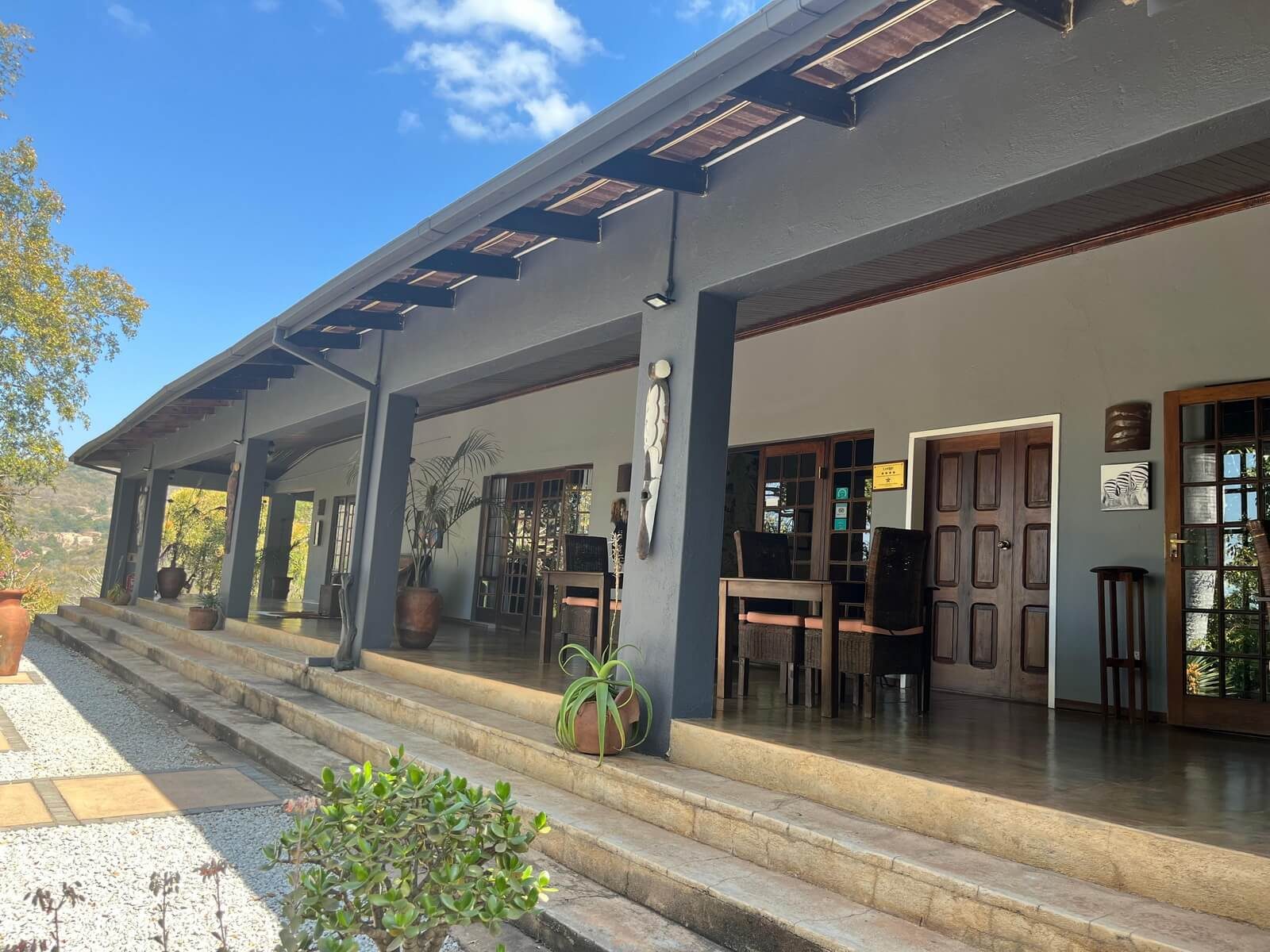 ABANGANE GUEST LODGE