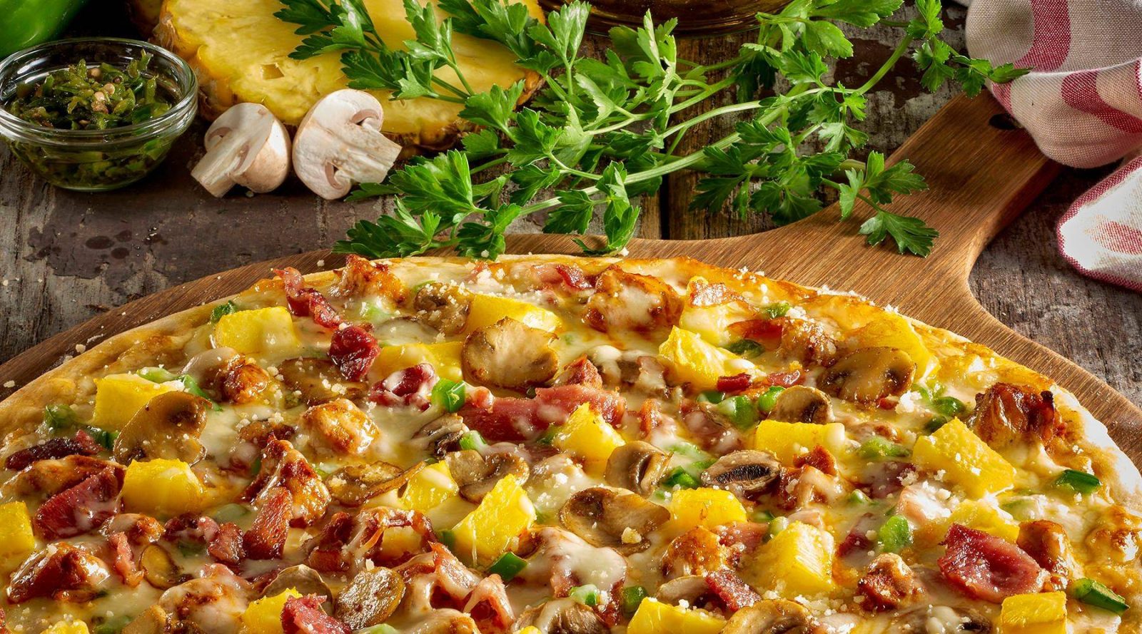LUCY'S PIZZA PASTA DELI