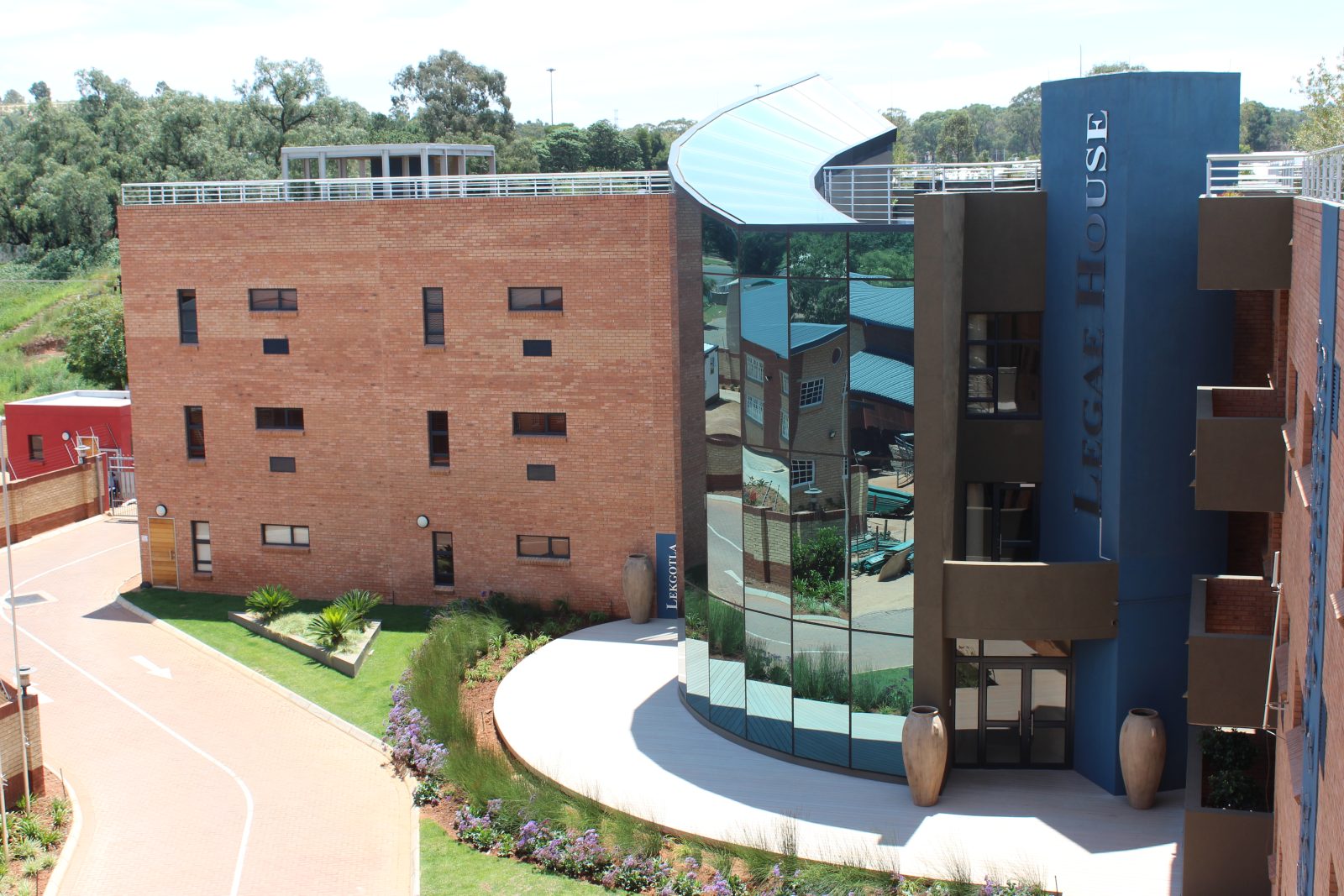 Ekurhuleni West College