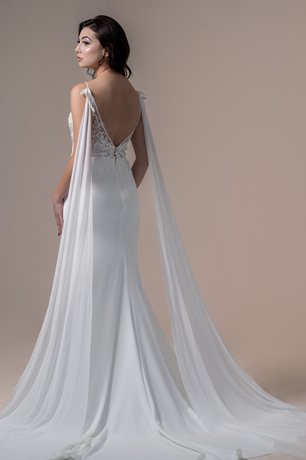 JASMINS SUIT HIRE & BRIDAL BOUTIQUE